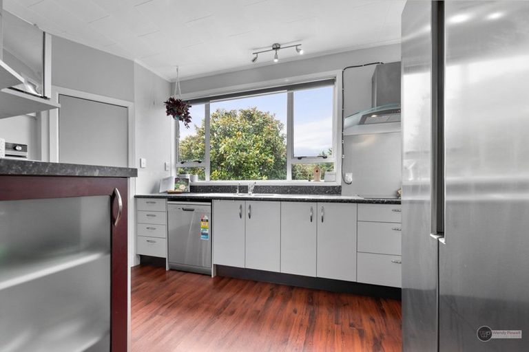 Photo of property in 8 Cedar Street, Maungaraki, Lower Hutt, 5010