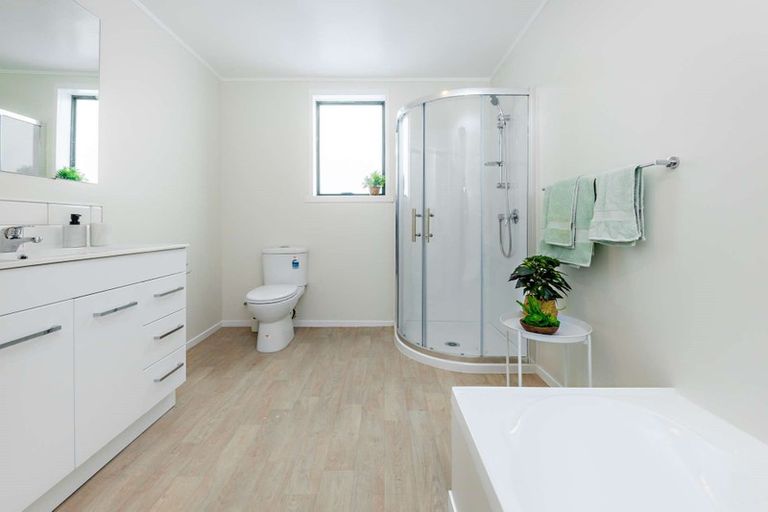 Photo of property in 1/25 Blanes Road, Weymouth, Auckland, 2103