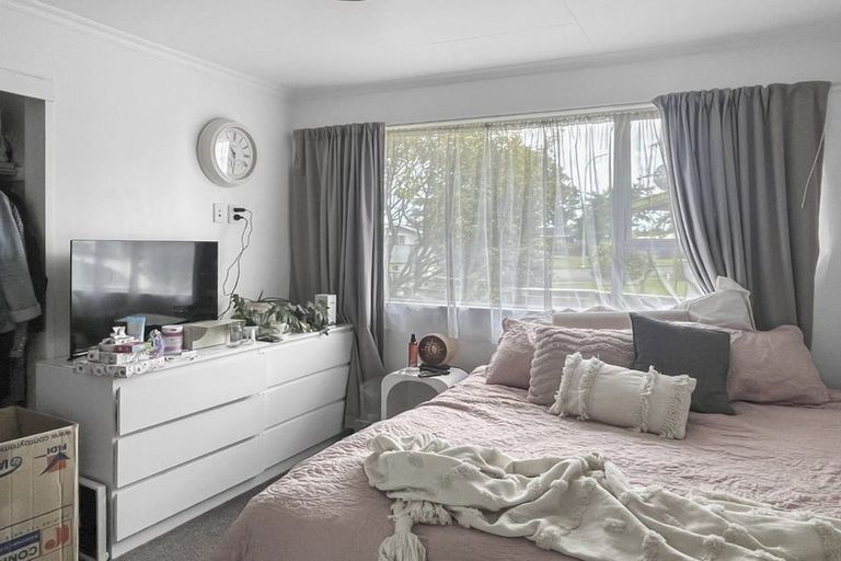 Photo of property in 43 Amberley Avenue, Westbrook, Palmerston North, 4412