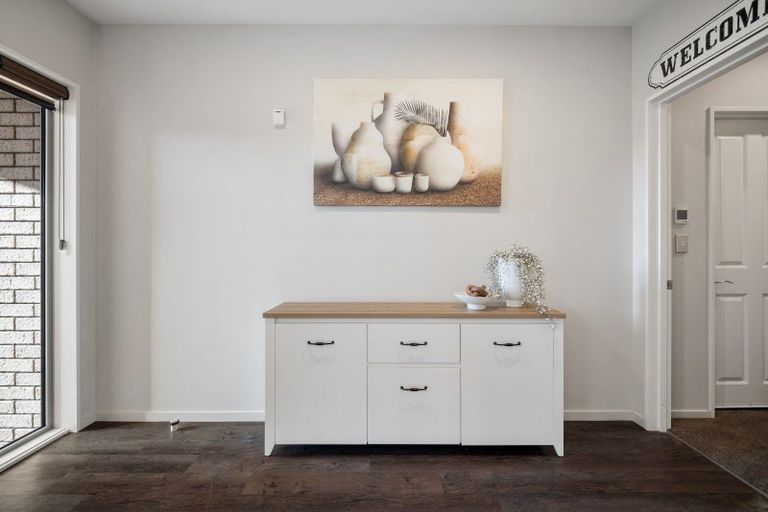 Photo of property in 10 Saint Peters Close, Woolston, Christchurch, 8062