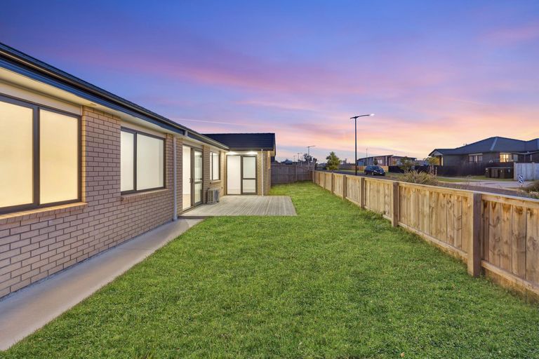 Photo of property in 5 Booker Drive, Tuakau, 2121