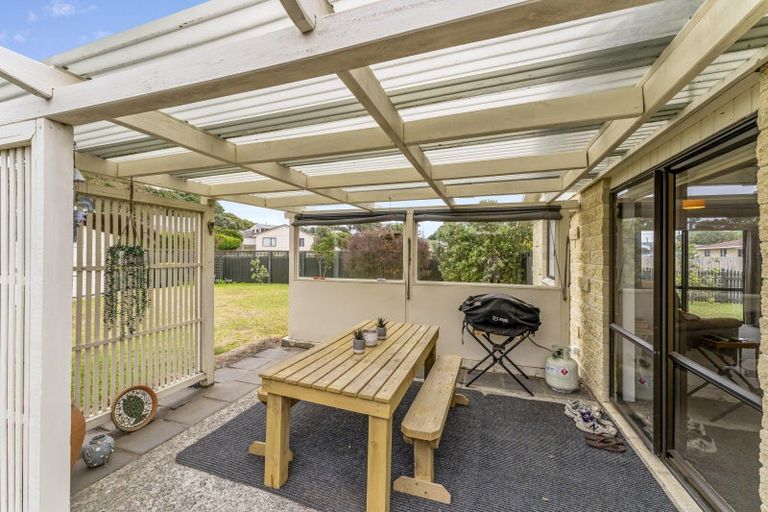 Photo of property in 44 Norfolk Crescent, Otaki Beach, Otaki, 5512