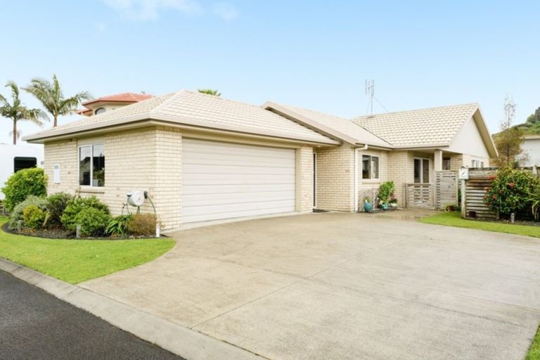 Photo of property in 2/100 Millers Road, Brookfield, Tauranga, 3110