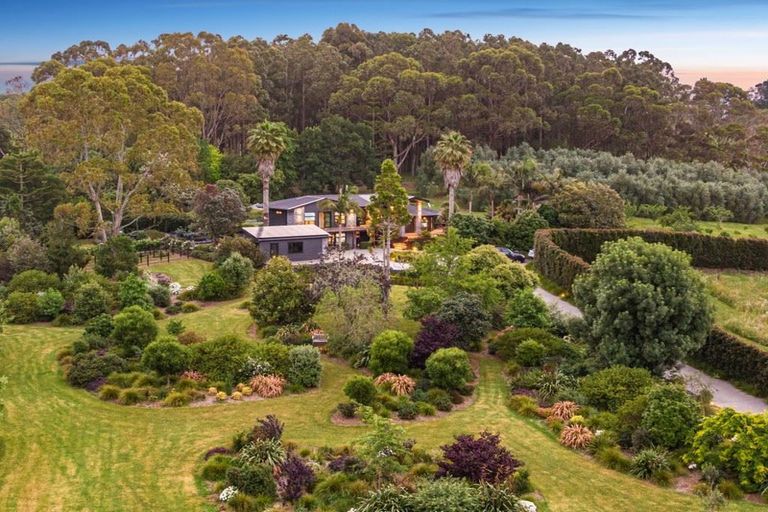 Photo of property in 1079 Kahikatea Flat Road, Waitoki, Kaukapakapa, 0871