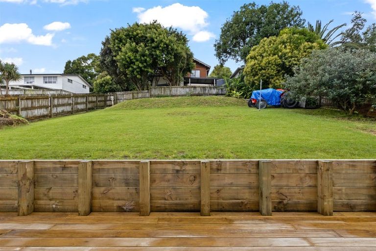 Photo of property in 16 William Hadlow Place, Hatfields Beach, Orewa, 0931