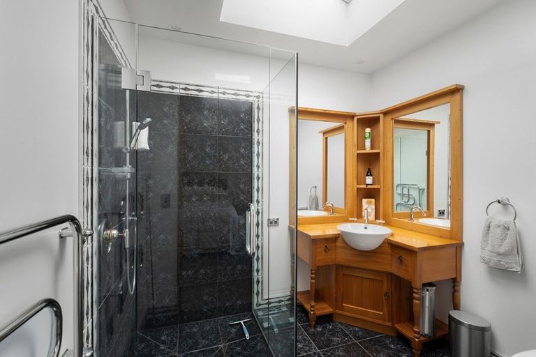 Photo of property in 8 Baker Grove, Wanaka, 9305