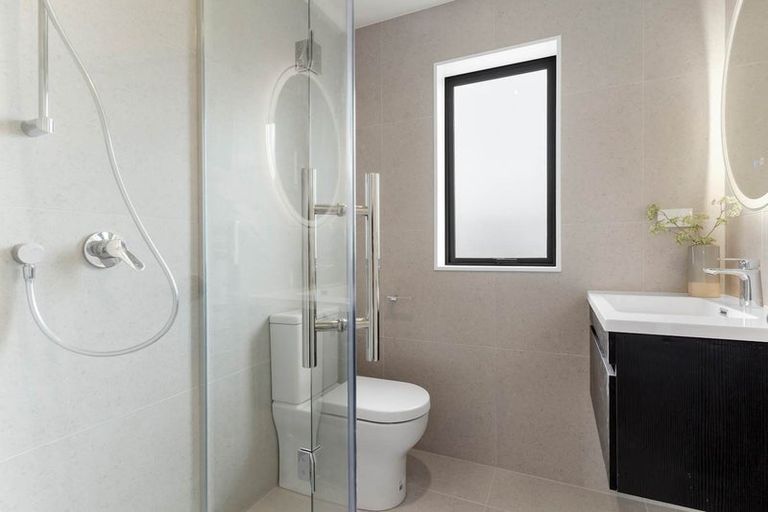 Photo of property in 48b Portadown Avenue, Pakuranga Heights, Auckland, 2010