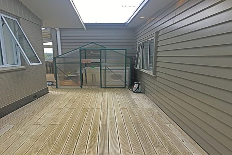 Photo of property in 109 Reeves Road, Pakuranga Heights, Auckland, 2010