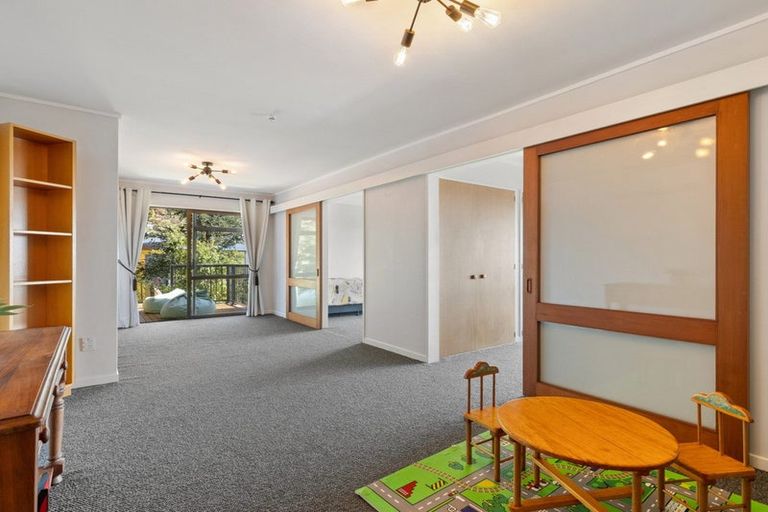 Photo of property in 5 Osmond Lane, Mount Pleasant, Christchurch, 8081