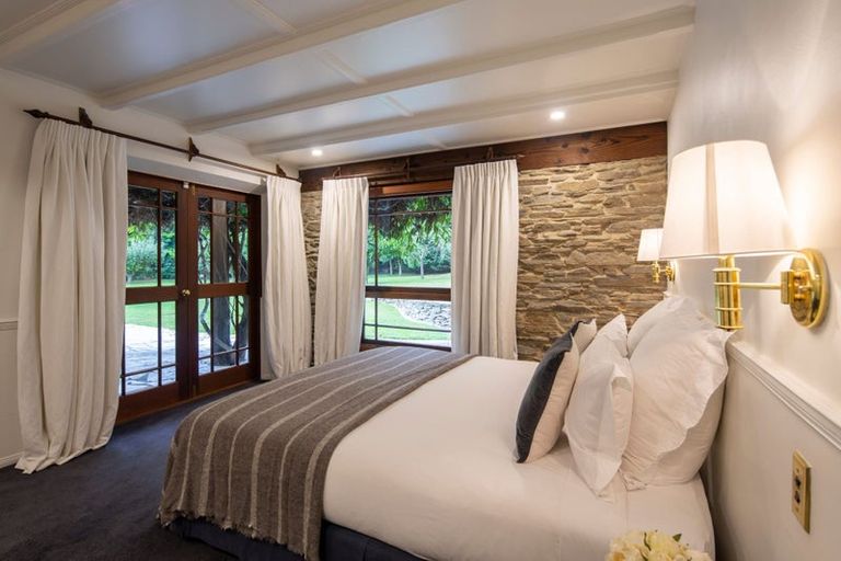 Photo of property in 11 Arrowtown-lake Hayes Road, Lake Hayes, Queenstown, 9371