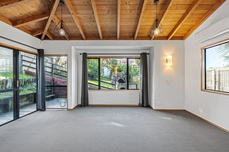 Photo of property in 1/86 Waimumu Road, Massey, Auckland, 0614