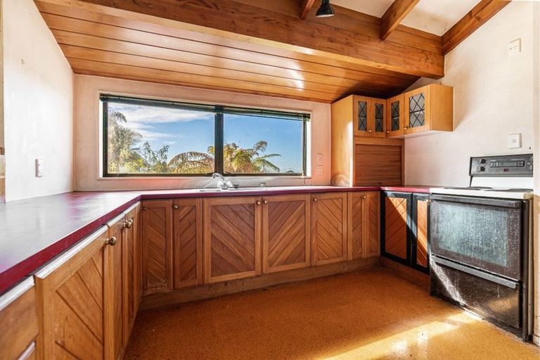 Photo of property in 1/3 Ceramco Place, Torbay, Auckland, 0630