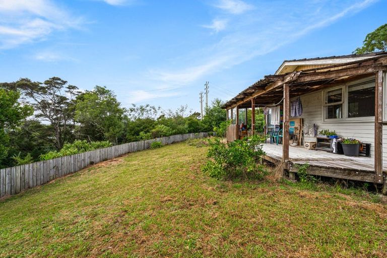 Photo of property in 62 Harmel Road, Glendene, Auckland, 0602