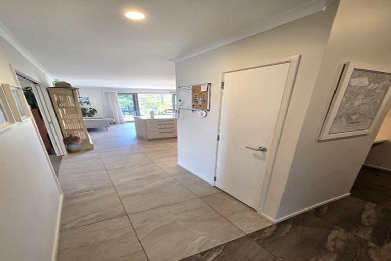 Photo of property in 1 Meadowviews Drive, Welcome Bay, Tauranga, 3112