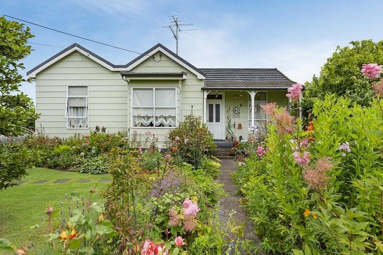 Photo of property in 8 Railway Lane, Outram, 9019