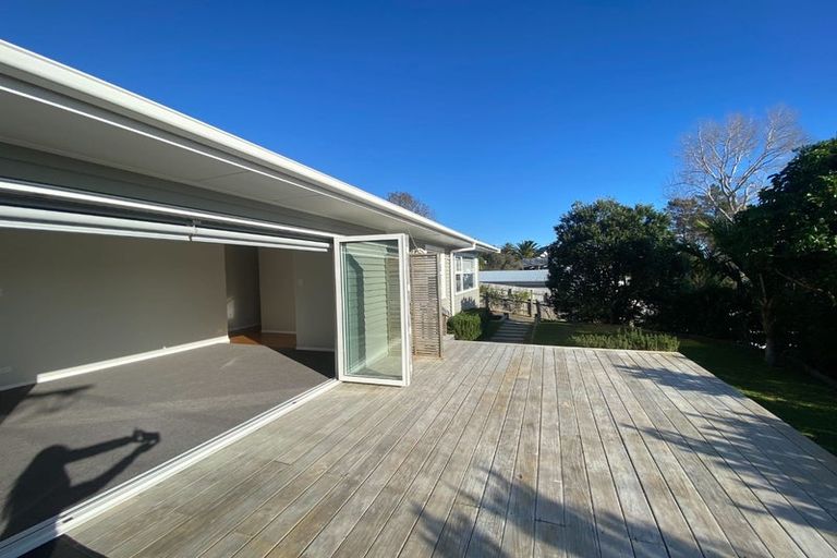 Photo of property in 16a Walbrook Road, Manly, Whangaparaoa, 0930