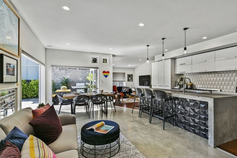 Photo of property in 161a Totara Road, Miramar, Wellington, 6022