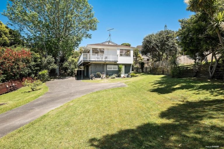 Photo of property in 37 Wyoming Avenue, Murrays Bay, Auckland, 0630