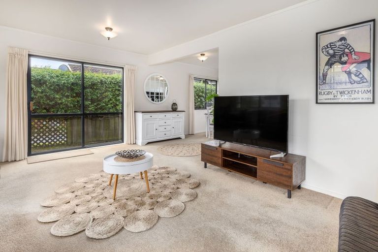 Photo of property in 129 Seaview Road, Paraparaumu Beach, Paraparaumu, 5032