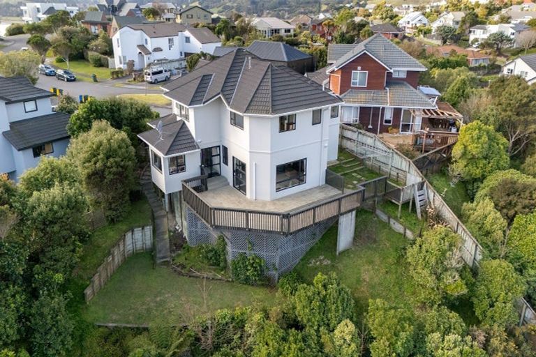 Photo of property in 60 Molyneux Close, Whitby, Porirua, 5024