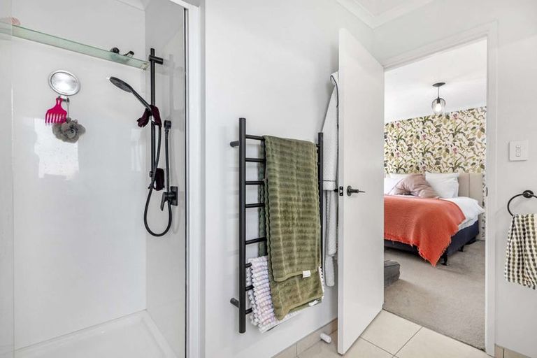 Photo of property in 3 Waitaha Place, Clive, 4102