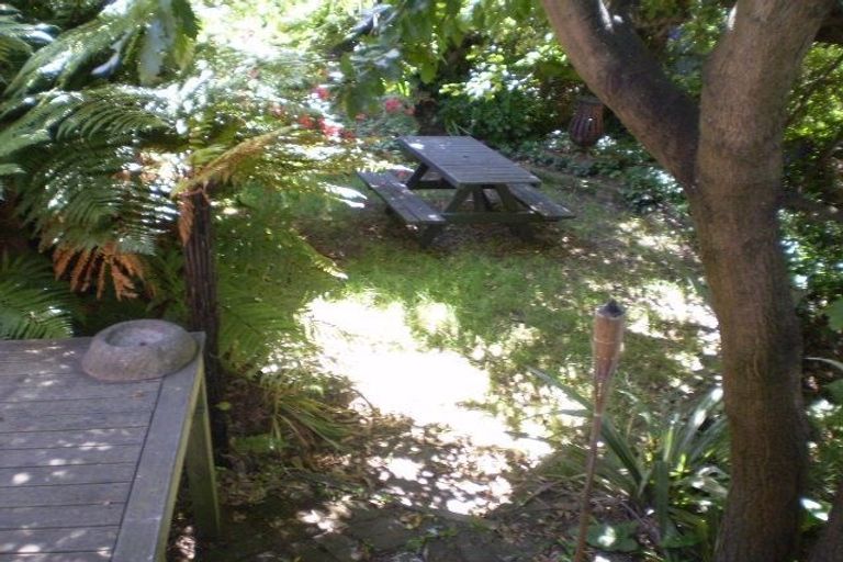 Photo of property in 23 Hawkhurst Road, Lyttelton, 8082