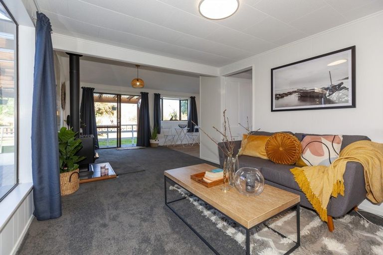 Photo of property in 17 Old Coach Road South, Otaki Beach, Otaki, 5512