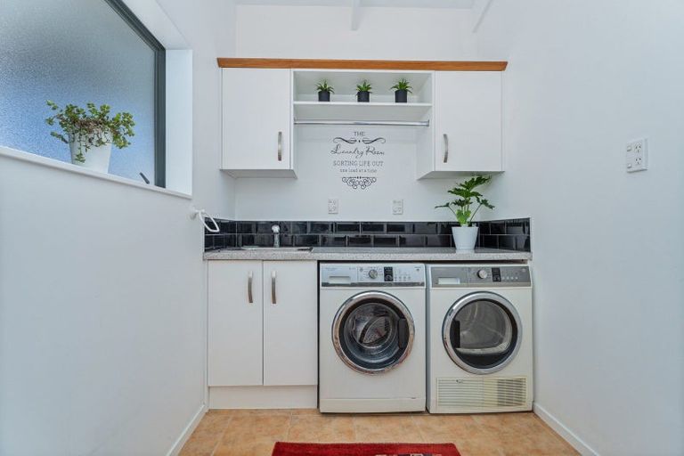 Photo of property in 32 Julian Road, Onemana, Whangamata, 3691