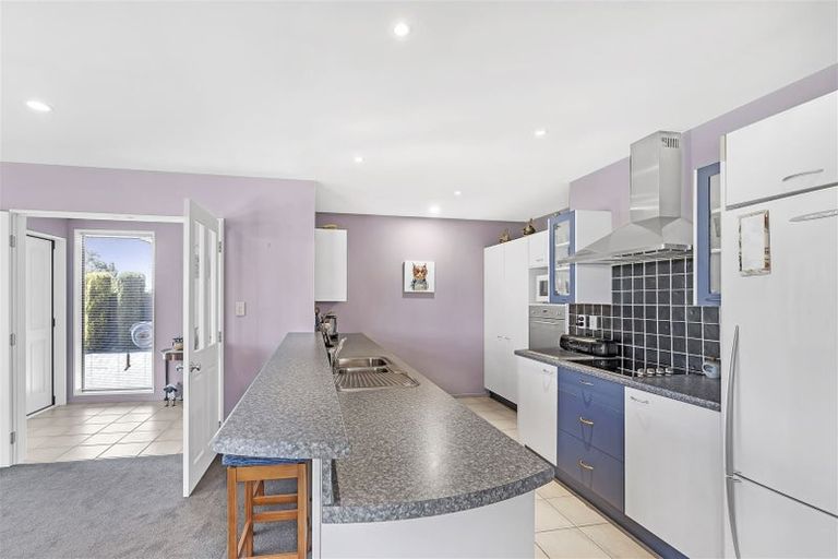 Photo of property in 12 Highwood Lane, Burnside, Christchurch, 8053