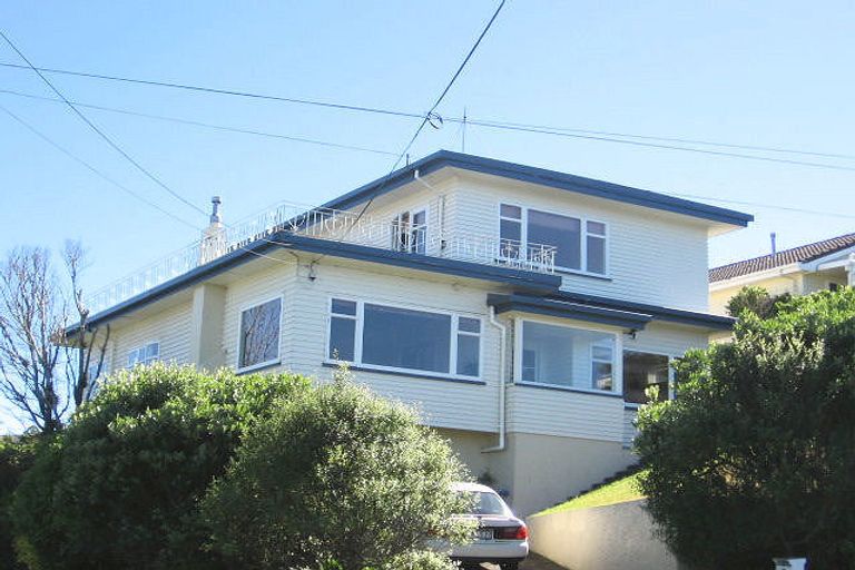Photo of property in 12 Waru Street, Khandallah, Wellington, 6035