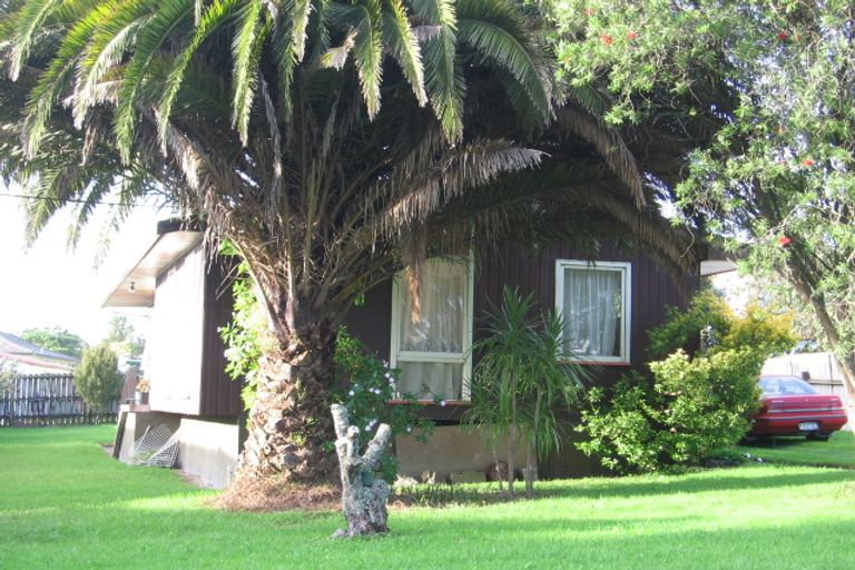 Photo of property in 112 Parrs Cross Road, Sunnyvale, Auckland, 0612