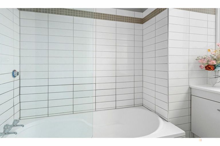 Photo of property in 15a Leckie Street, Redruth, Timaru, 7910