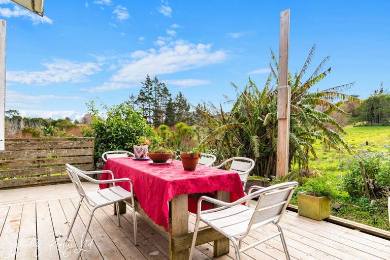 Photo of property in 227 Mountain Road, Maungaturoto, 0587