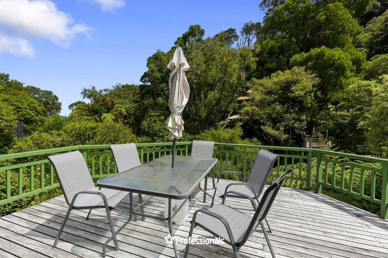 Photo of property in 2 Lady Bell Grove, Lowry Bay, Lower Hutt, 5013
