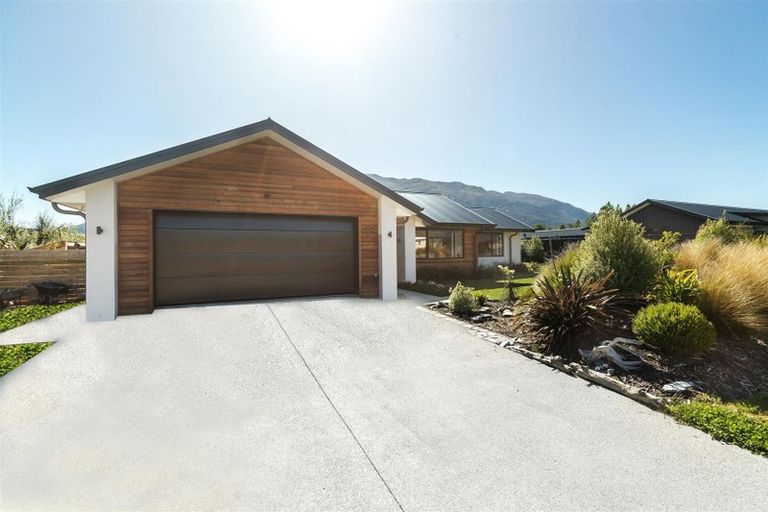 Photo of property in 6 Brewster Crescent, Lake Hawea, Wanaka, 9382