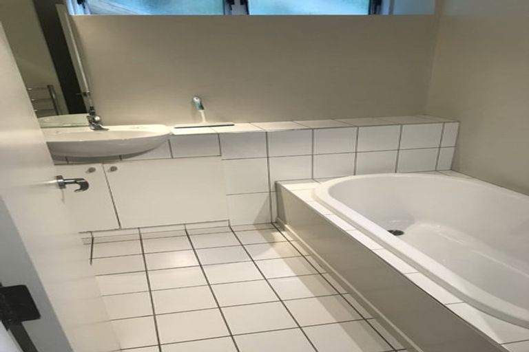 Photo of property in 143a Seatoun Heights Road, Miramar, Wellington, 6022