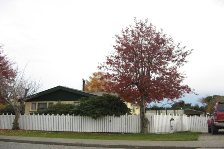 Photo of property in 5 Mill Street, Tapanui, 9522