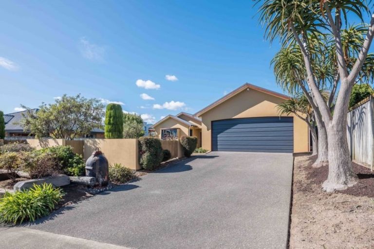 Photo of property in 3 Millennium Hill, Paraparaumu, 5032