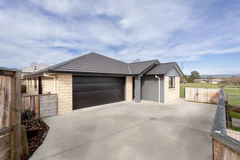 Photo of property in 30 Richardson Road, Omokoroa, 3114