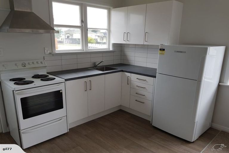 Photo of property in 18 Douglas Street, West End, Palmerston North, 4412