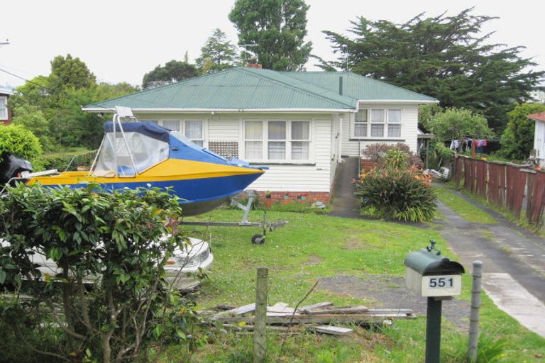 Photo of property in 551 Glenfield Road, Glenfield, Auckland, 0629