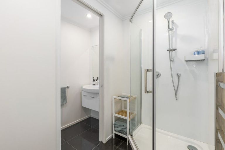 Photo of property in 100 Kauri Crescent, Waimauku, Kumeu, 0891