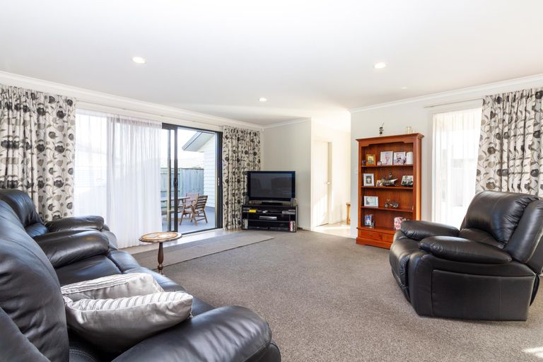 Photo of property in 88 Rosalie Terrace, Kelvin Grove, Palmerston North, 4414