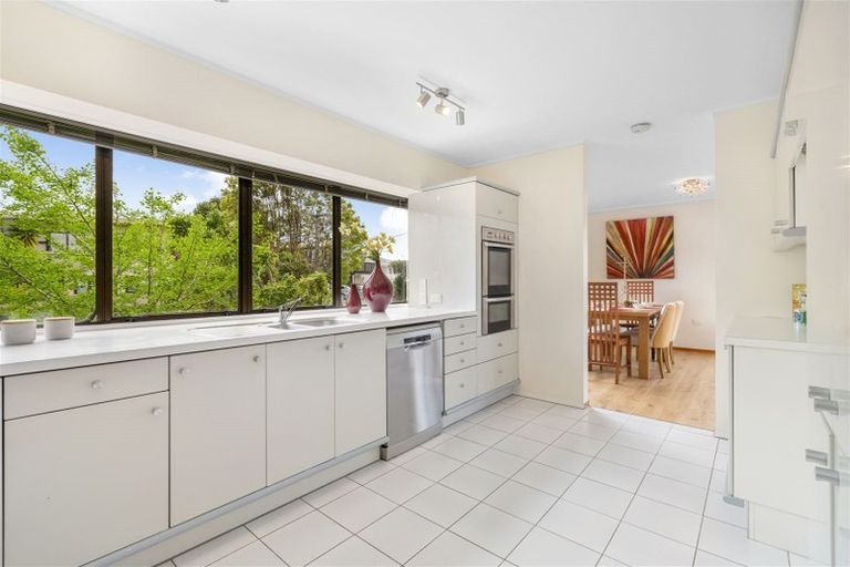 Photo of property in 2/56 Galaxy Drive, Mairangi Bay, Auckland, 0630
