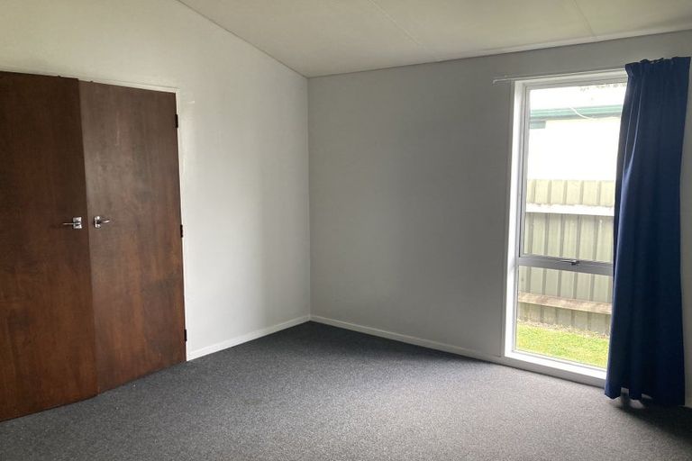 Photo of property in 2-4 Westmere Place, Takaro, Palmerston North, 4412