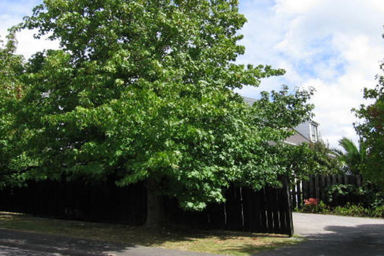 Photo of property in 2 Glendawn Place, Bayview, Auckland, 0629