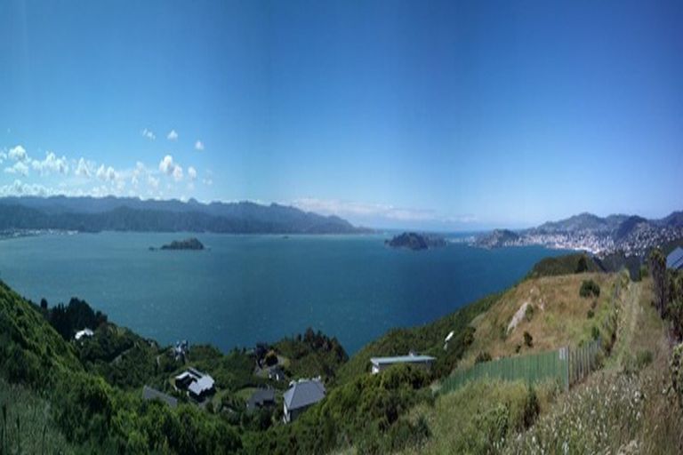 Photo of property in 1/43 Edgecombe Street, Newlands, Wellington, 6037