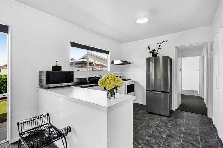 Photo of property in 2/353 Saint Aubyn, Moturoa, New Plymouth, 4310