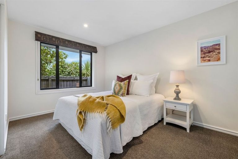 Photo of property in 1 Sunningvale Lane, Ilam, Christchurch, 8053