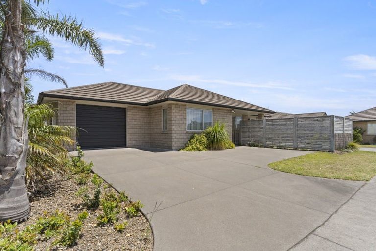 Photo of property in 40 Excelsa Place, Papamoa Beach, Papamoa, 3118